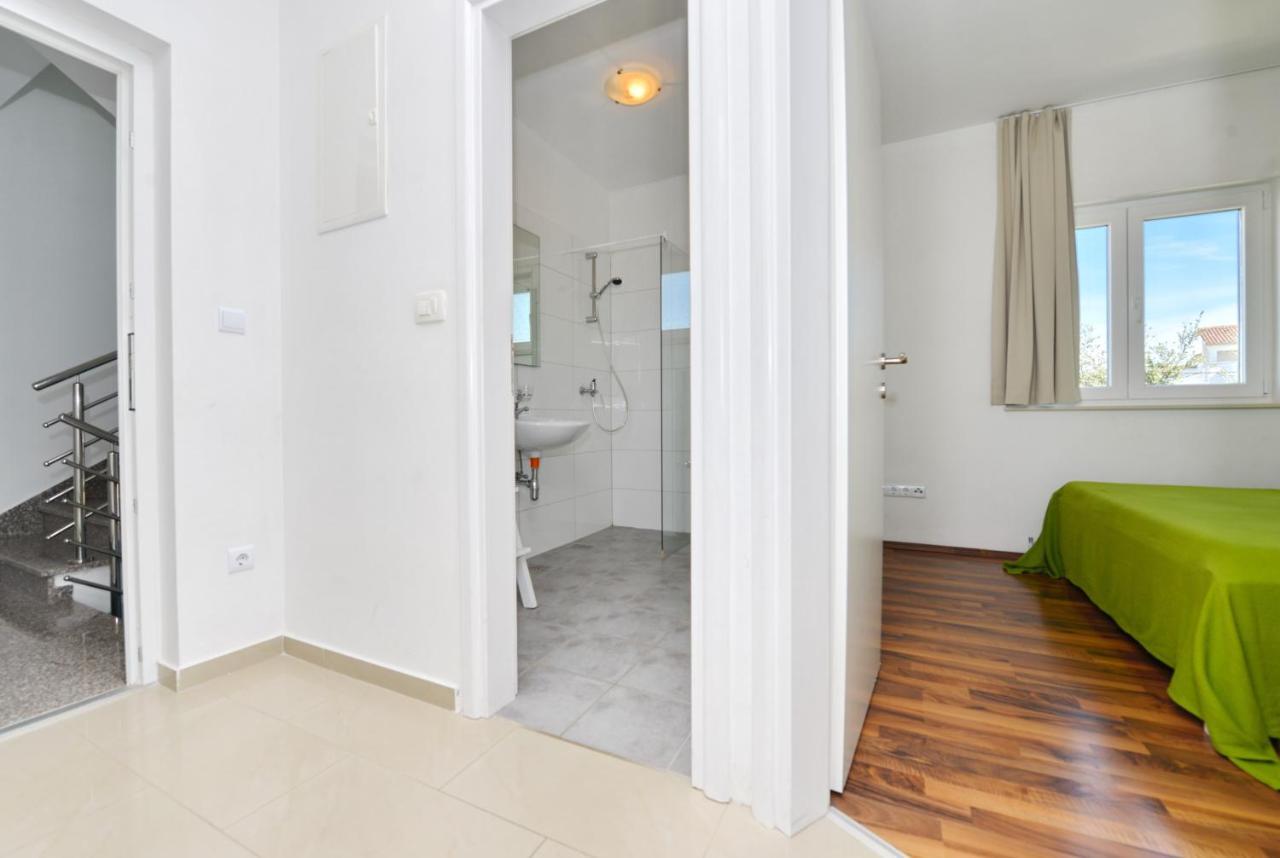 Apartments Verita Pakoštane エクステリア 写真