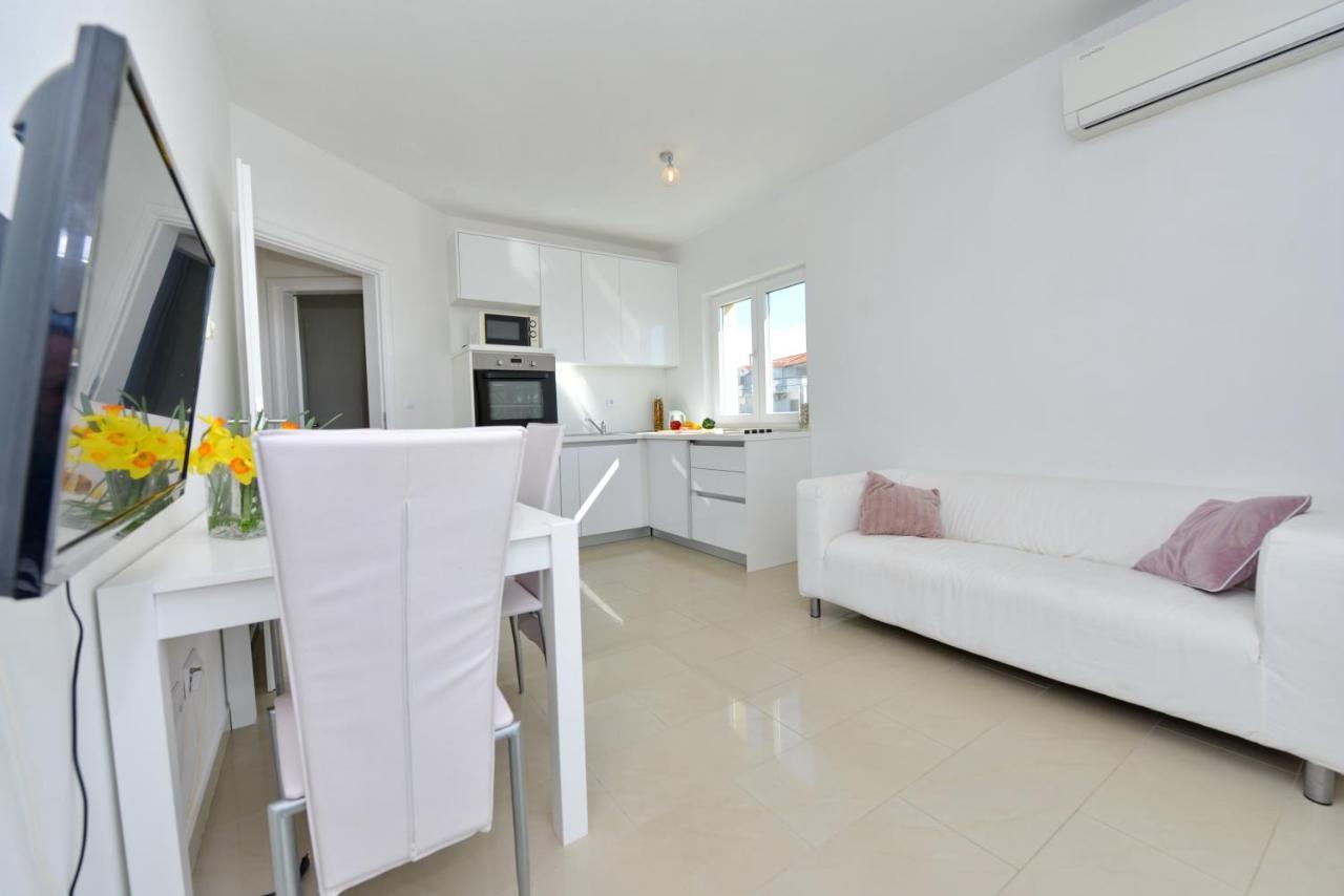 Apartments Verita Pakoštane エクステリア 写真