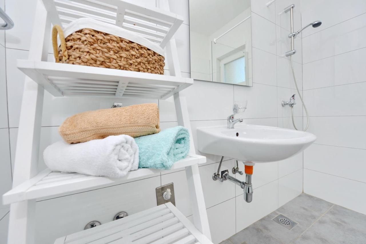 Apartments Verita Pakoštane エクステリア 写真