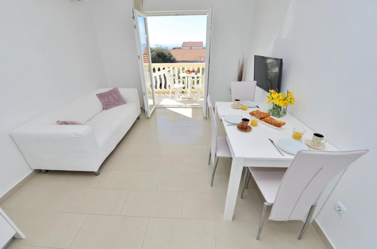 Apartments Verita Pakoštane エクステリア 写真