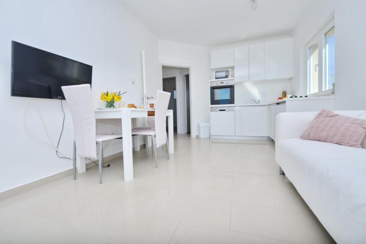 Apartments Verita Pakoštane エクステリア 写真