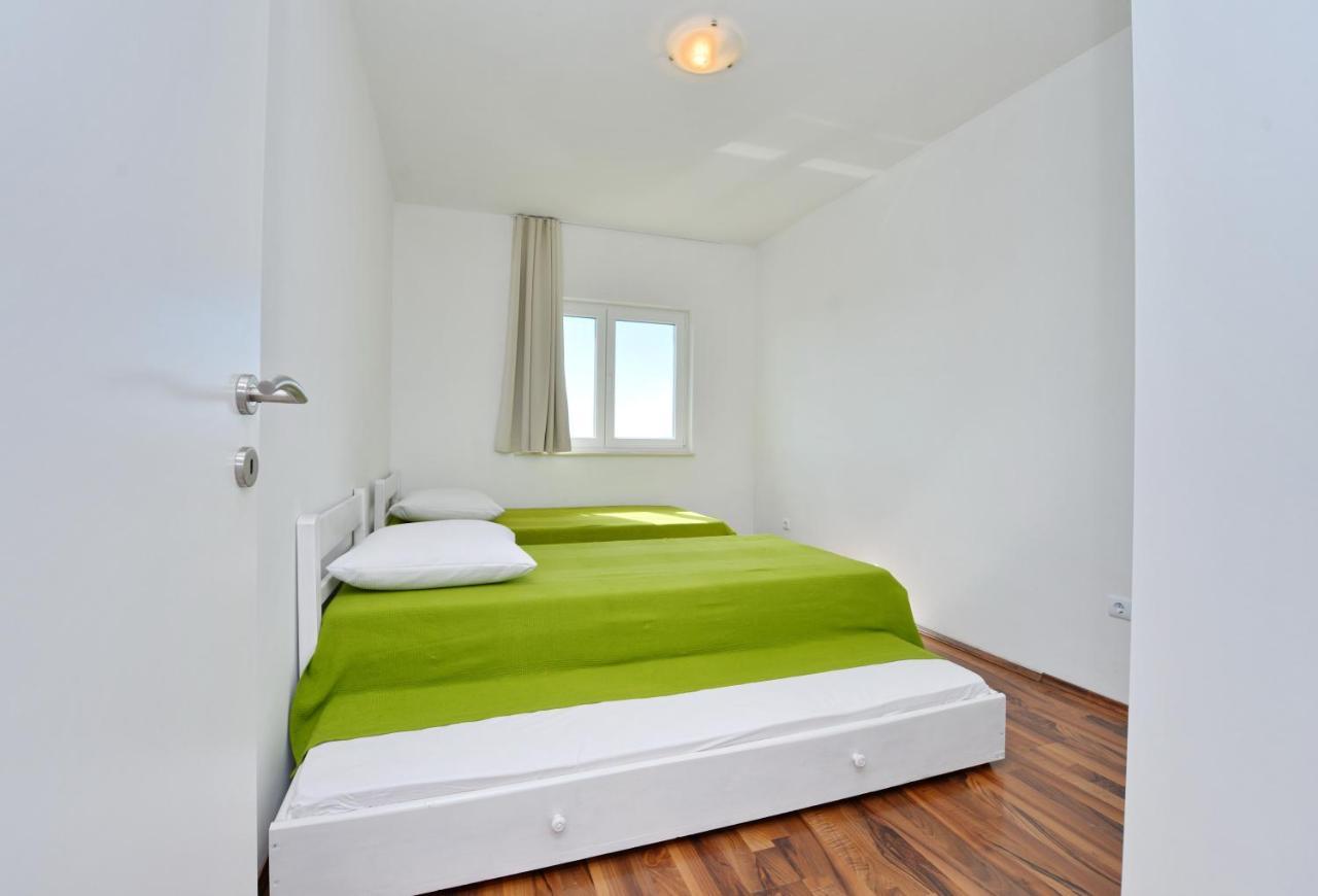 Apartments Verita Pakoštane エクステリア 写真